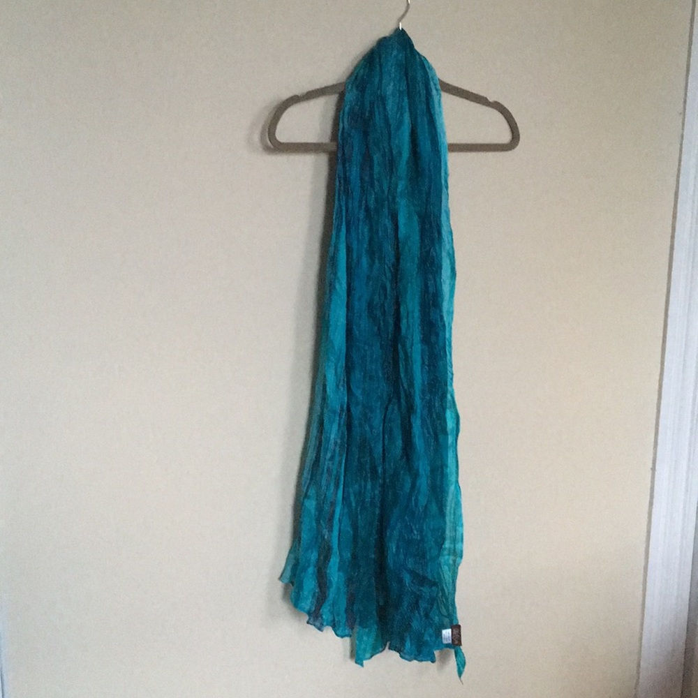 NWOT Lua 100% Silk Scarf.